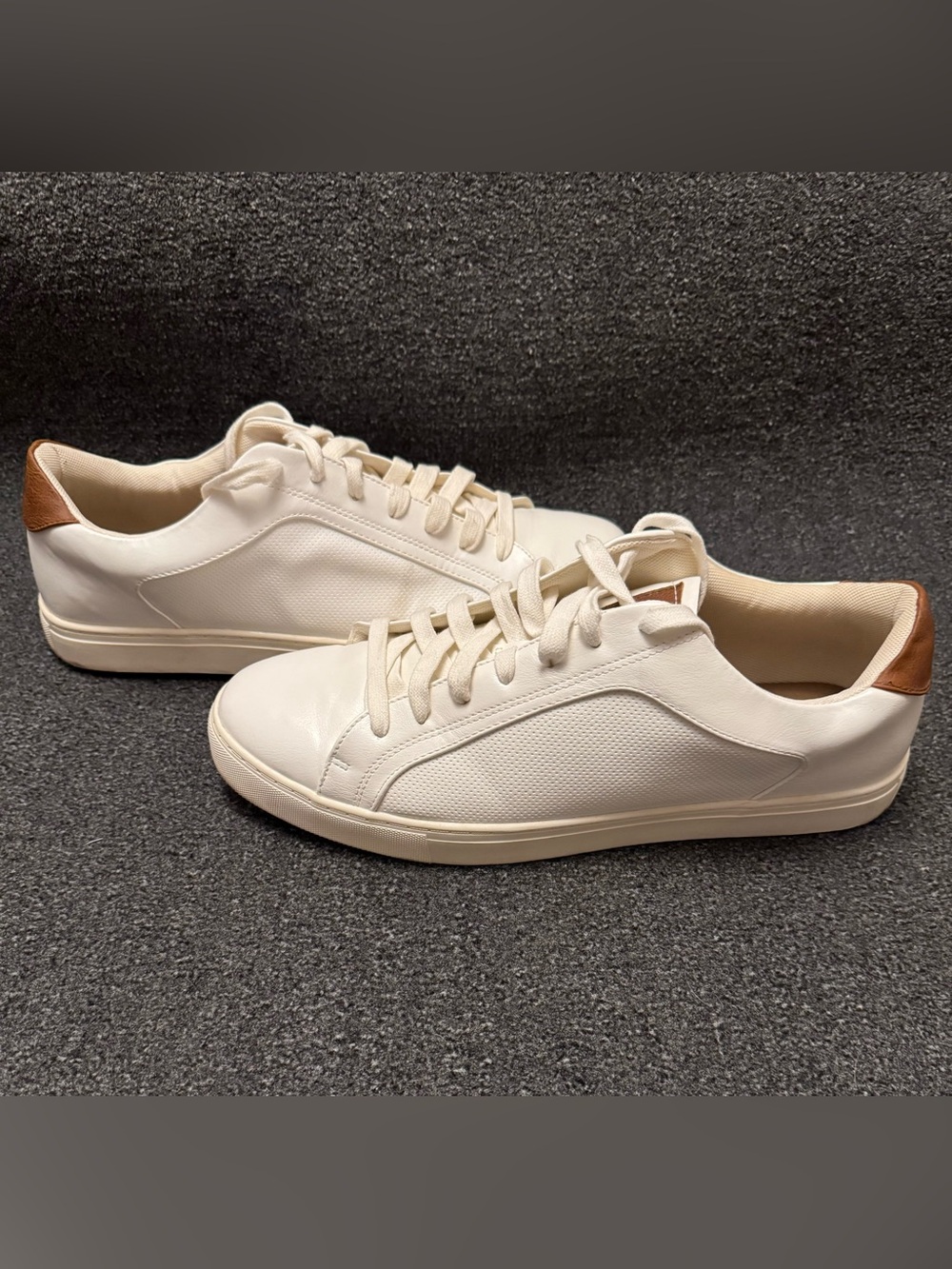 Madden NYC Men’s Casual Low Top White Court Sneakers Brown Trim Heel Size 13